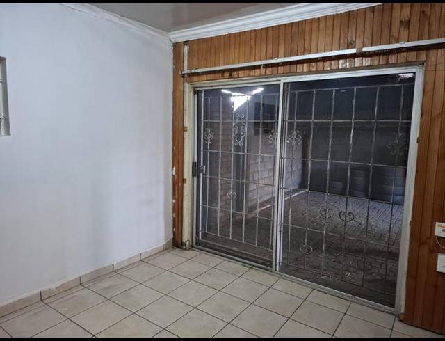 4 BEDROOM HOUSE FOR SALE IN BOOYSENS